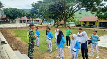 Generasi Muda Cinta Tanah Air, Babinsa Blangjerango Gelar Wasbang di Sekolah