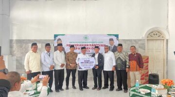 Ketua Muhammadyah Aceh A. Malik Musa Sambut Menteri Pendidikan RI di Aceh, 2.000 Sepatu untuk Anak Korban Banjir Disalurkan